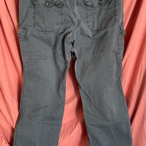 Old Navy Gray Women's Low Rise Cargo Jeans - Picture 3 of 7